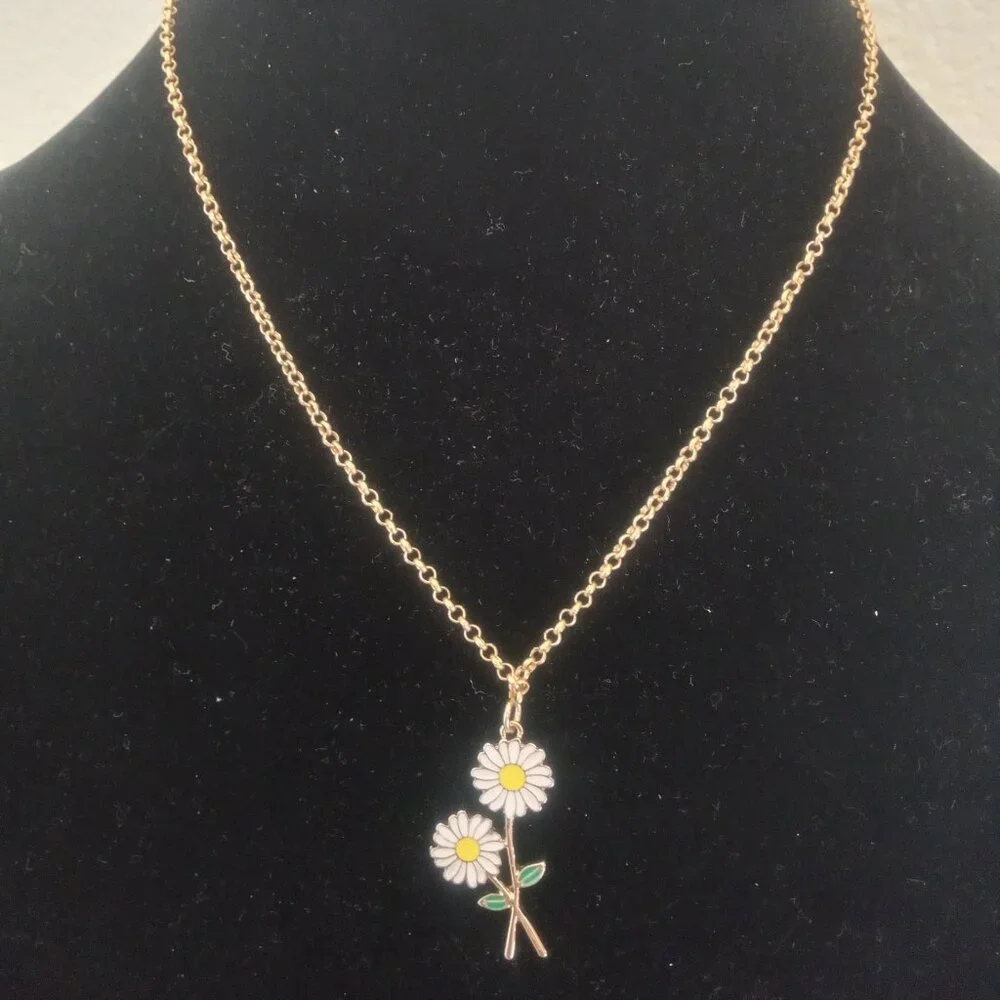 Flower necklace - Picture 1 of 2